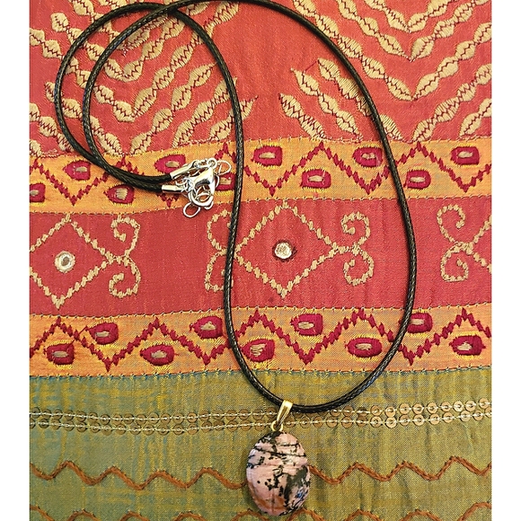 Scarab Amulet Pendant Necklace Rhodonite NWT - Picture 2 of 10